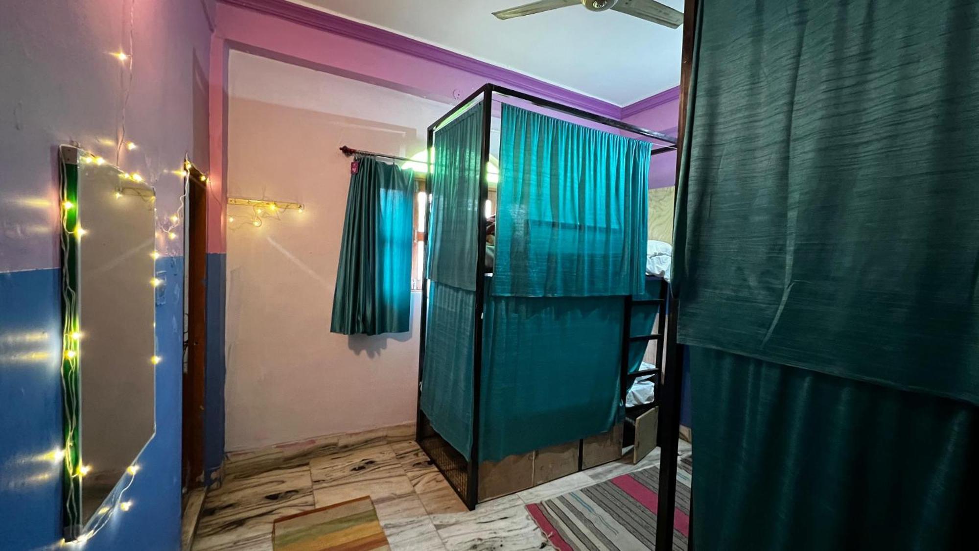 Safar Hostel Пушкар Екстериор снимка